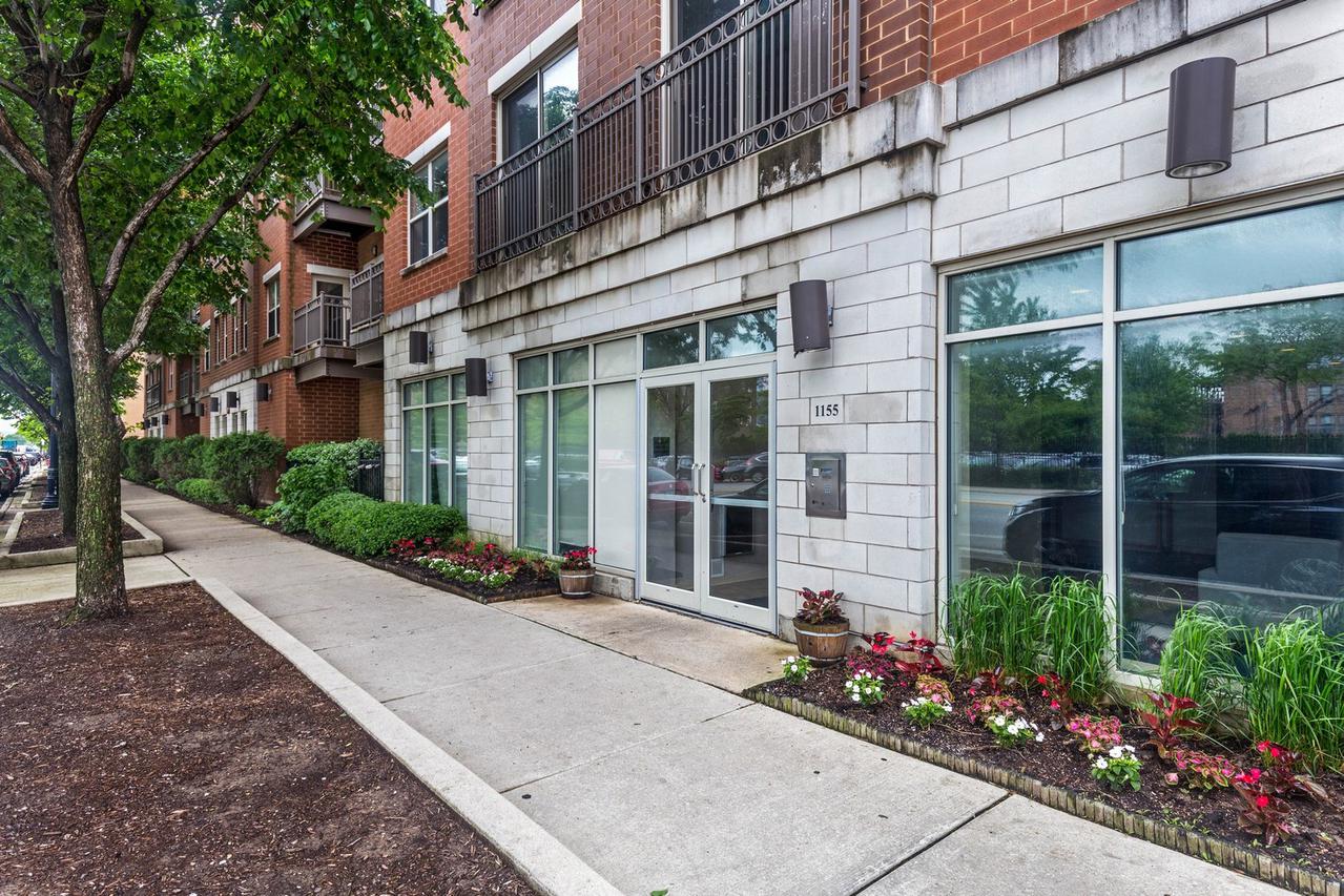 1155 W Roosevelt Rd. #402, Chicago, IL 60608