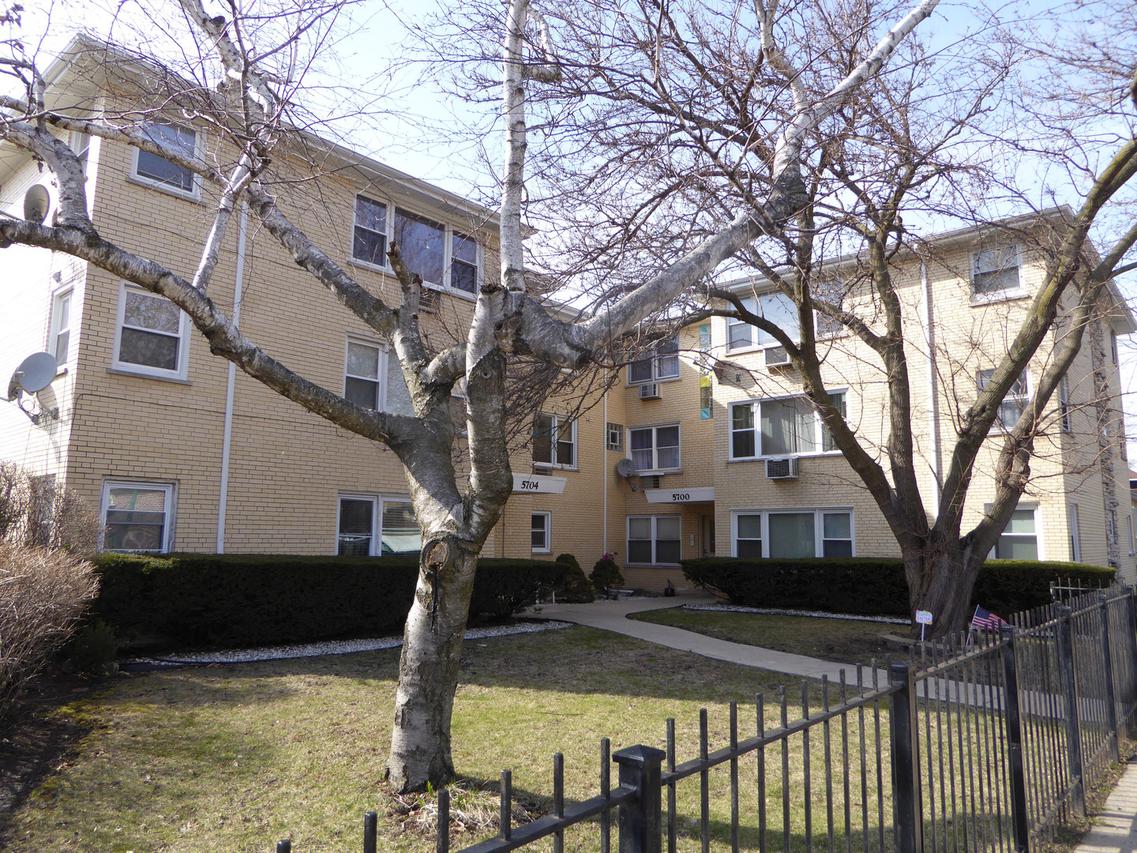 5704 W Montrose Ave. #3A, Chicago, IL 60634