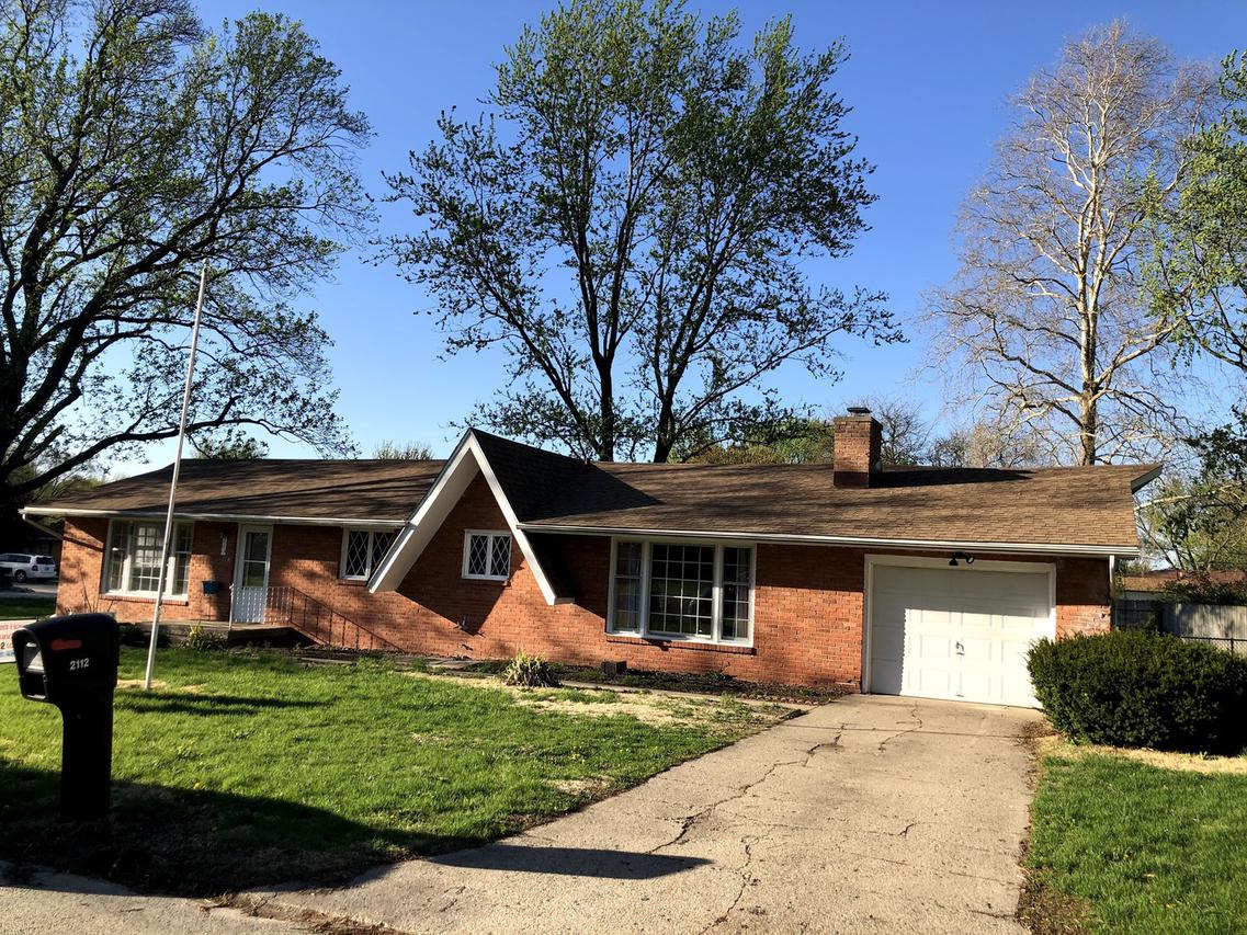 2112 Roland Dr., Champaign, IL 61821
