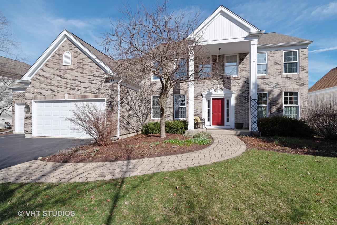 18 Jamestown Ct., Grayslake, IL 60030