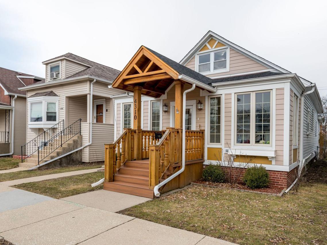 4310 N Meade Ave., Chicago, IL 60634