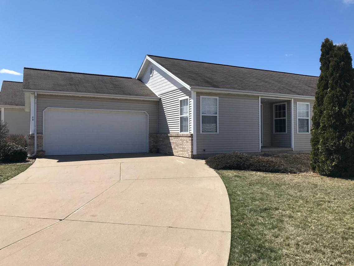 25 Astoria Way, Bloomington, IL 61704