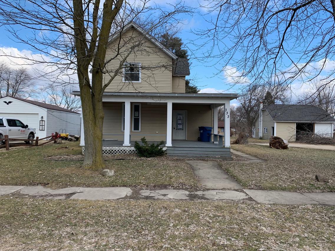 333 Grummon St., Paw Paw, IL 61353