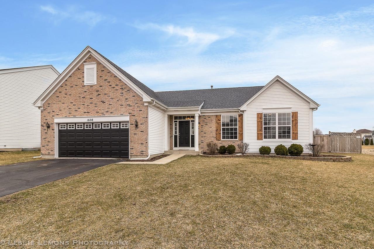 1608 Grange Rd., Dekalb, IL 60115