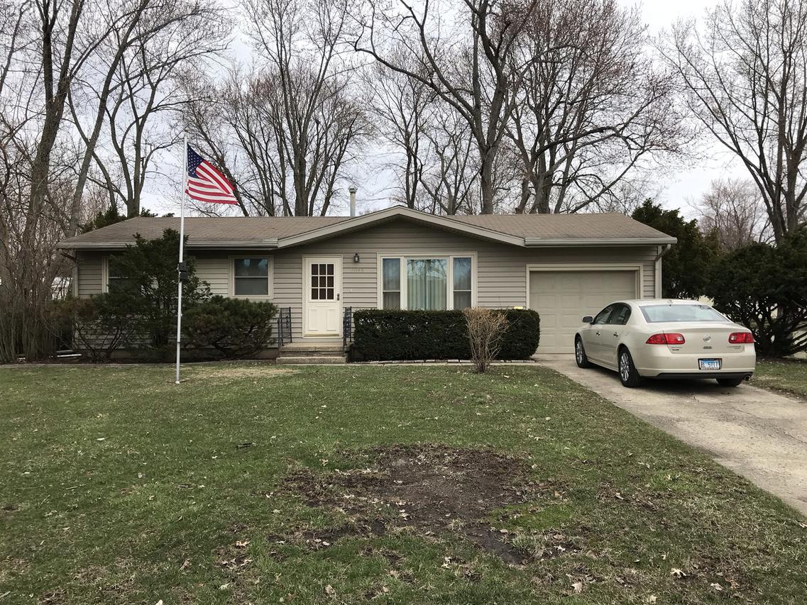 1045 Eastview Dr., Paxton, IL 60957