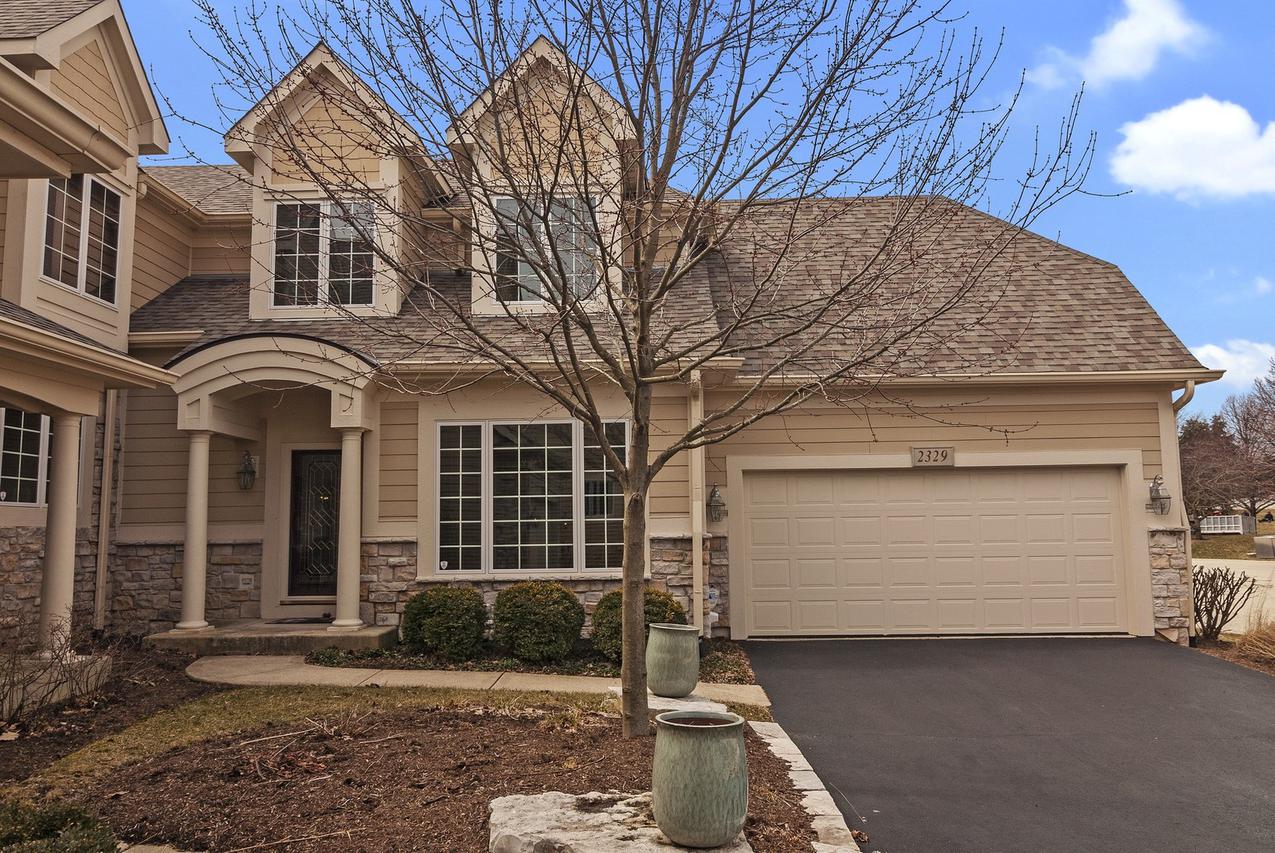 2329 Woodglen Ct., Aurora, IL 60502