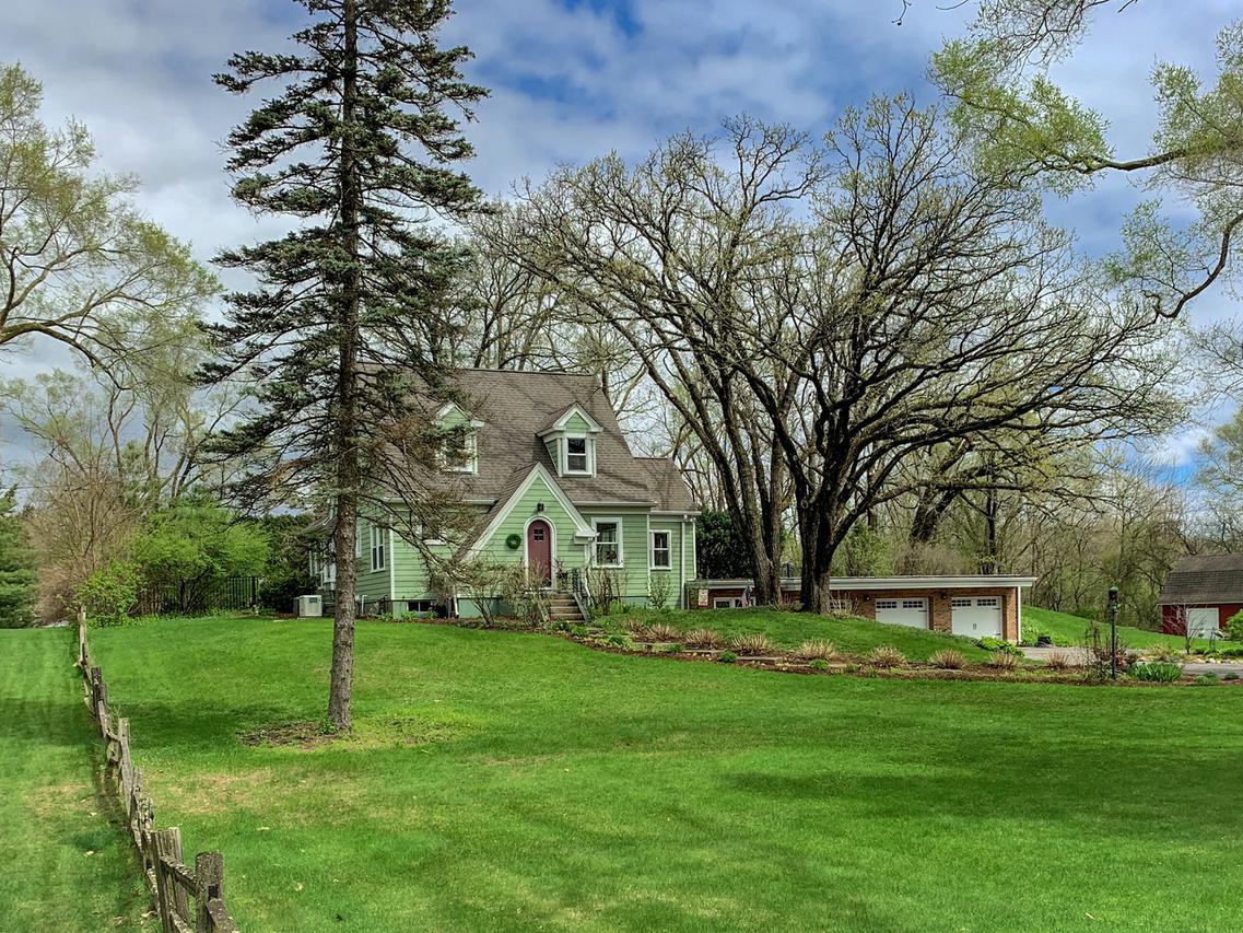 6710 Hillside Rd., Crystal Lake, IL 60012