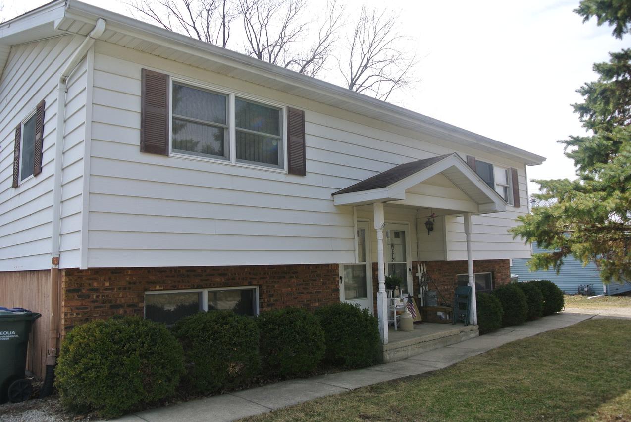 304 Olsen St., Yorkville, IL 60560