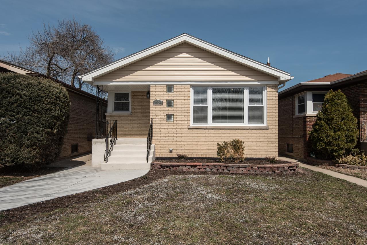 3454 W 74th St., Chicago, IL 60629