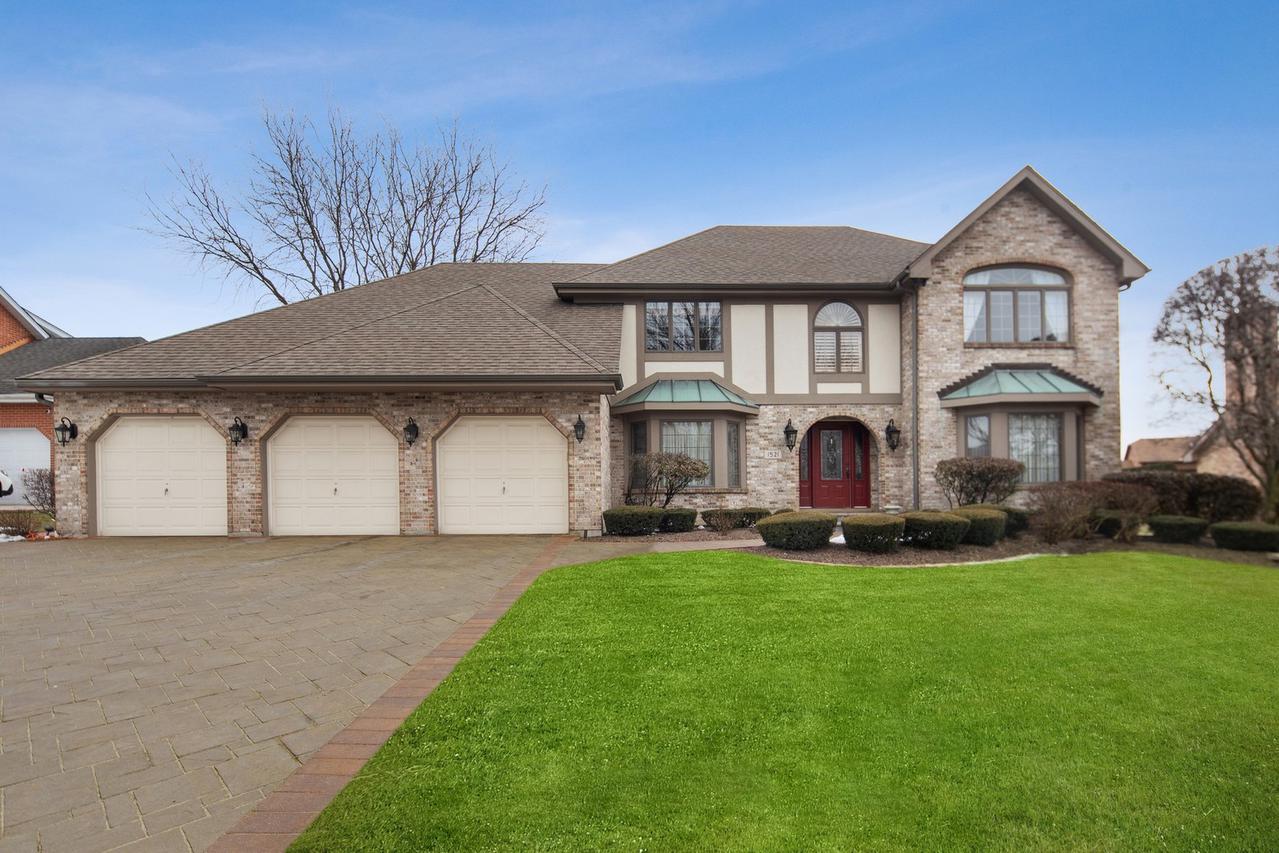1521 Winterberry Ln., Darien, IL 60561