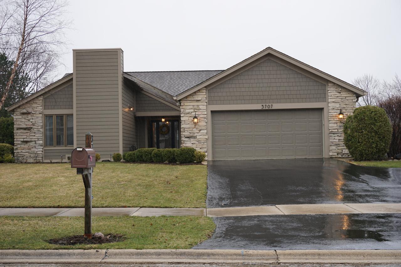3707 Russett Ln., Northbrook, IL 60062
