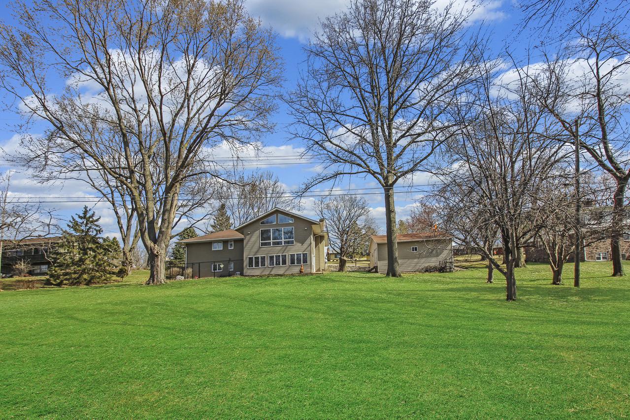 1201 Hillcrest Dr., Freeport, IL 61032