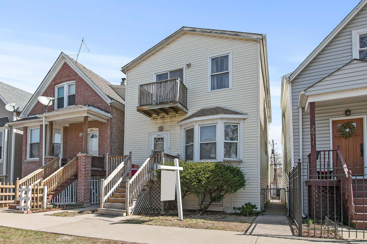 2913 N Washtenaw Ave., Chicago, IL 60618