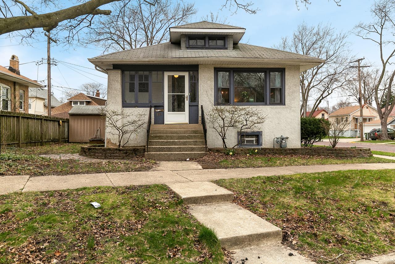 135 Brown Ave., Forest Park, IL 60130