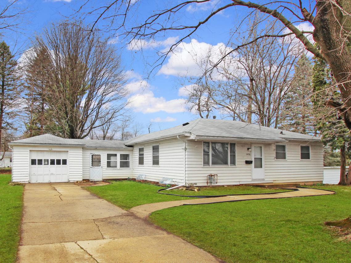 1456 S Harlem Ave., Freeport, IL 61032
