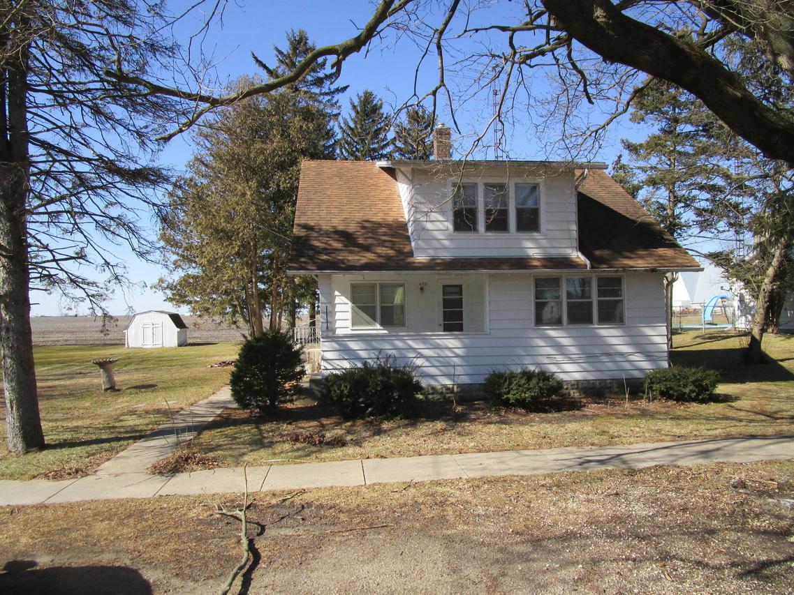 450 S Main St., Leland, IL 60531