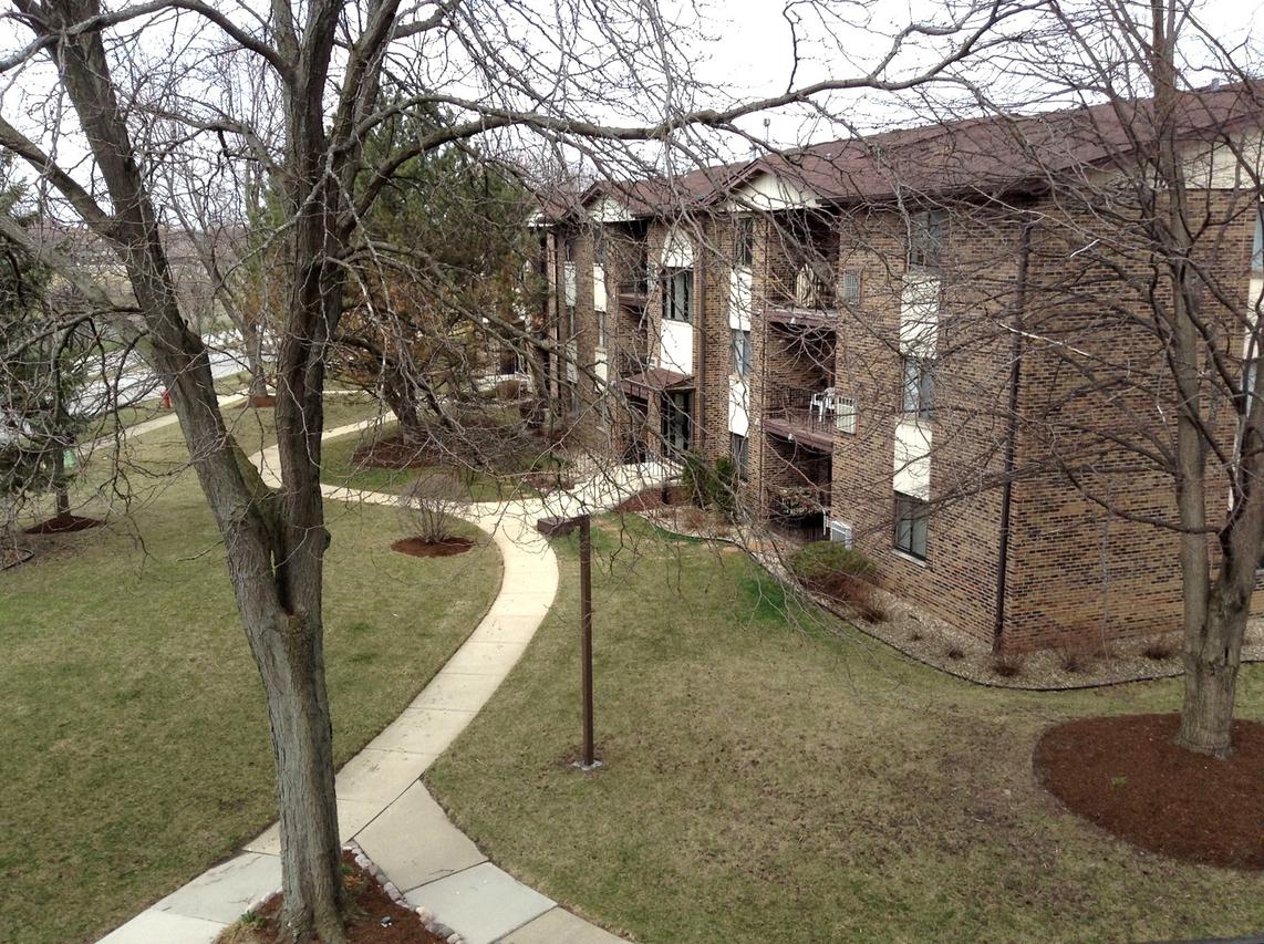 14033 Laramie Ave. #423, Crestwood, IL 60418