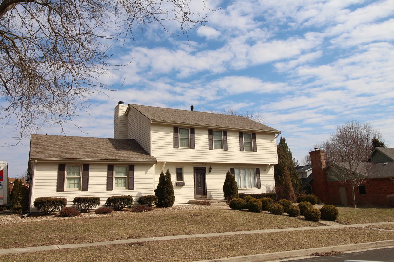 26 Brookshire Green, Bloomington, IL 61704