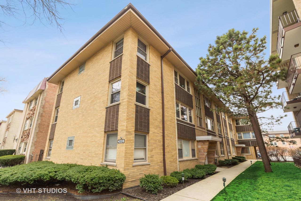 4228 N Keystone Ave. #1B, Chicago, IL 60641