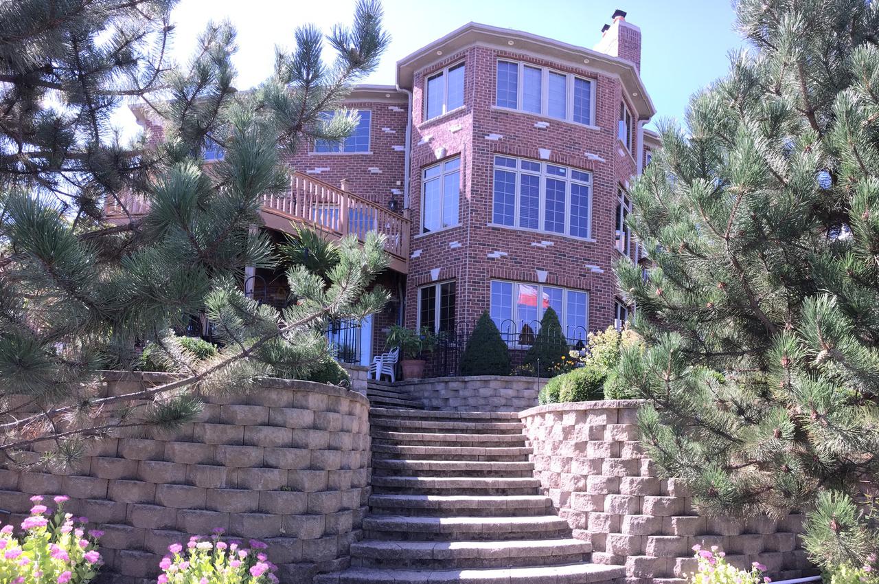 798 Harrison Ln., Johnsburg, IL 60051