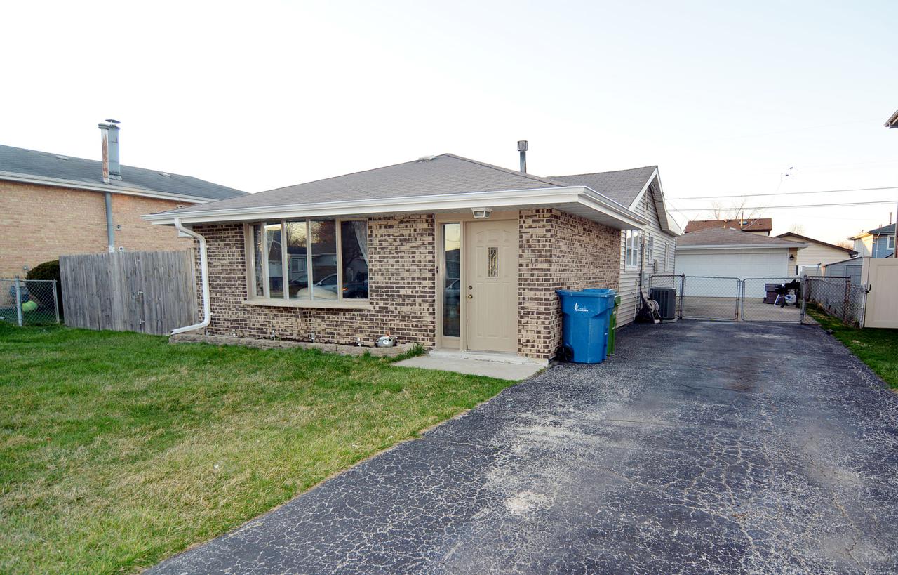 5908 W 89th Pl., Oak Lawn, IL 60453