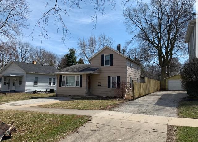 907 E Walnut St., Bloomington, IL 61701