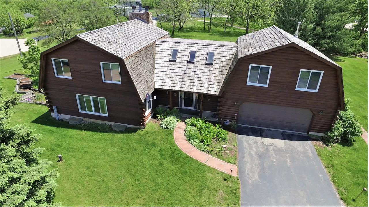2117 Mills Pond Rd., Crystal Lake, IL 60014