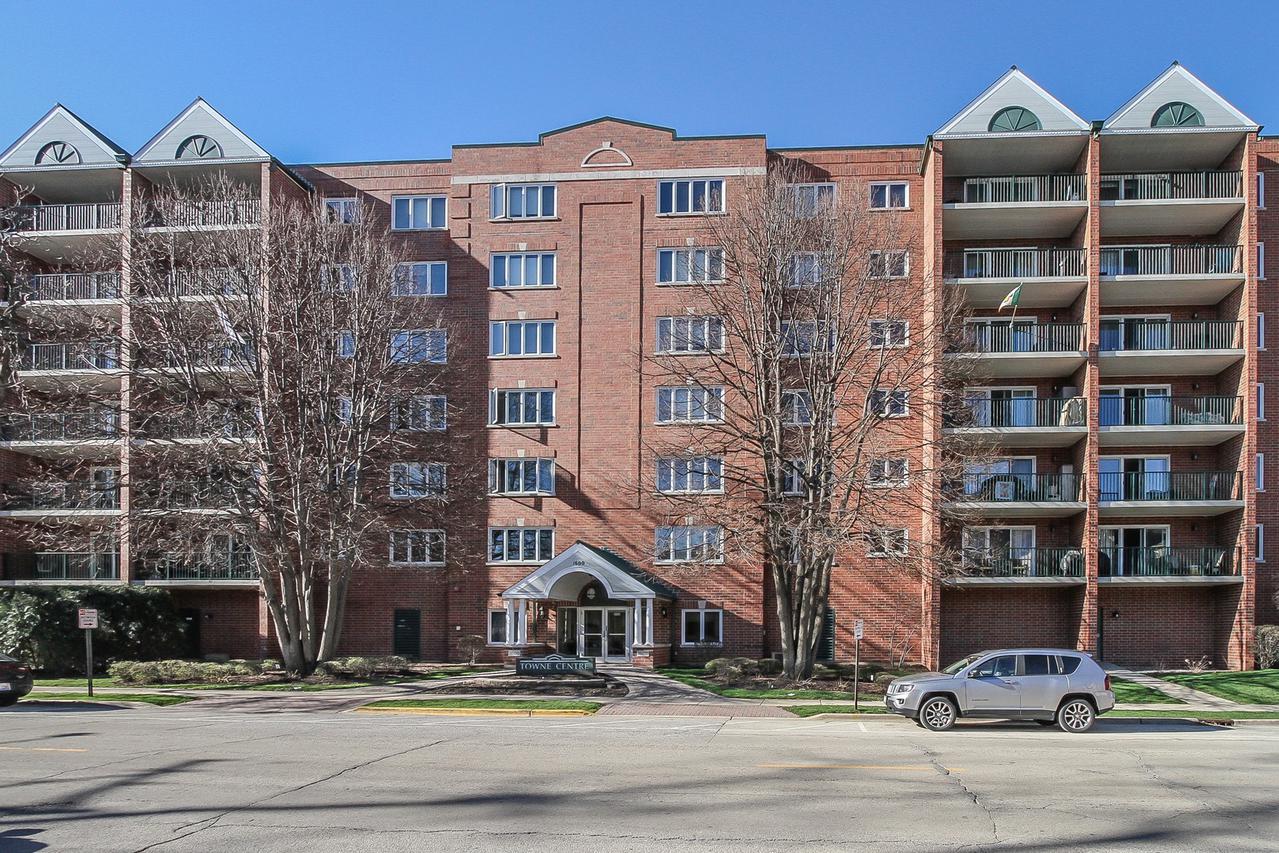 1600 E Thacker St. #610, Des Plaines, IL 60016