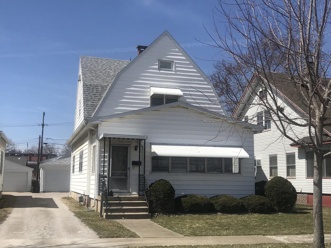 317 N Madison St., Clinton, IL 61727