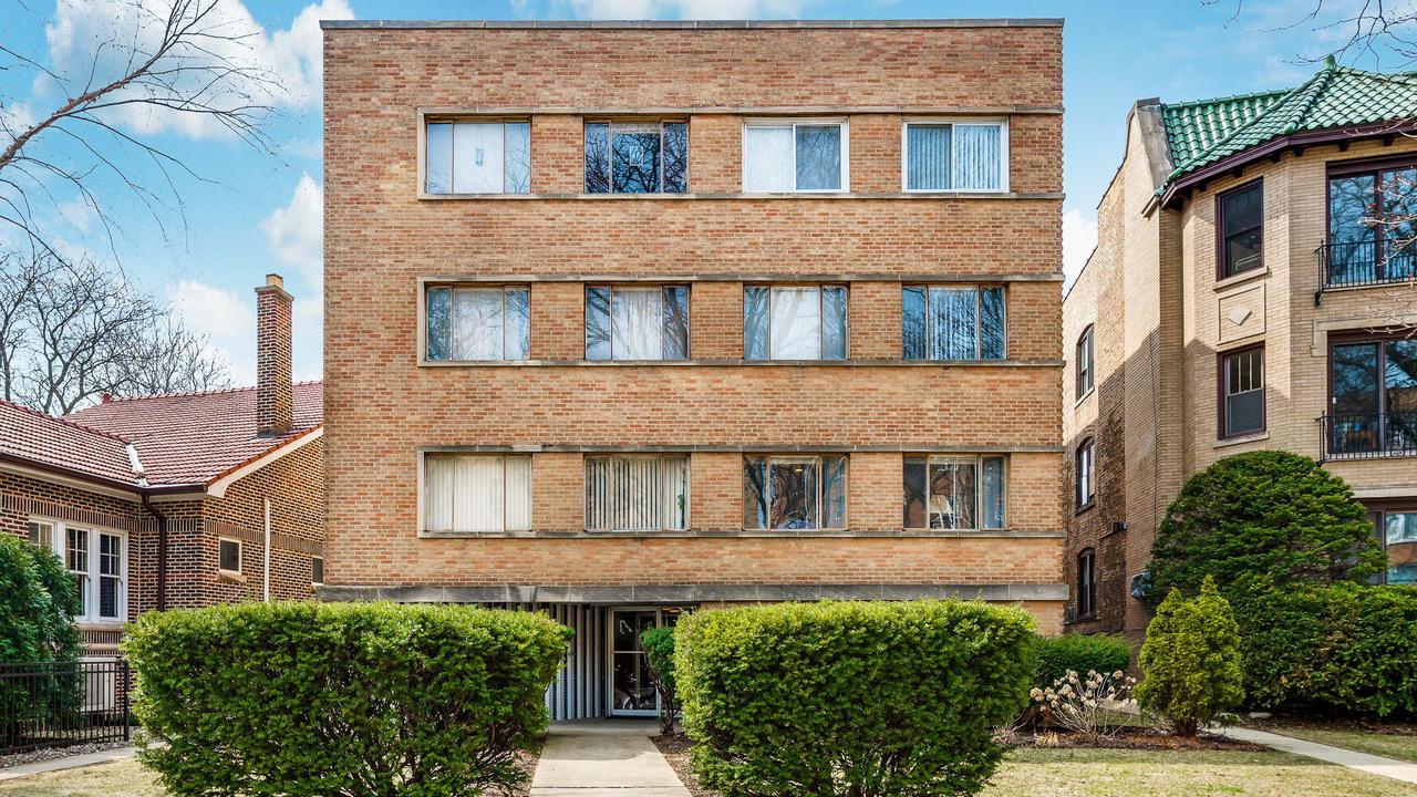 7306 N Ridge Blvd. #1B, Chicago, IL 60645