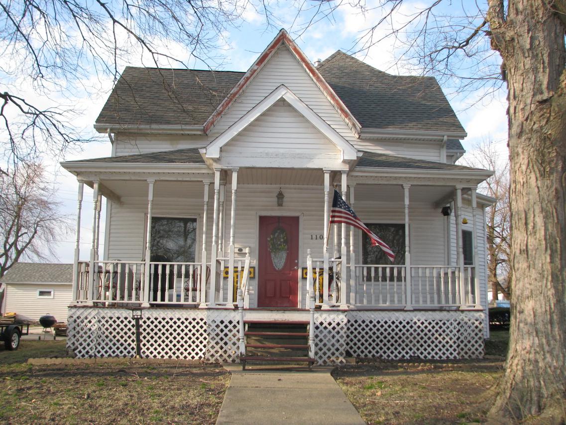 110 E Daggy St., Tuscola, IL 61953