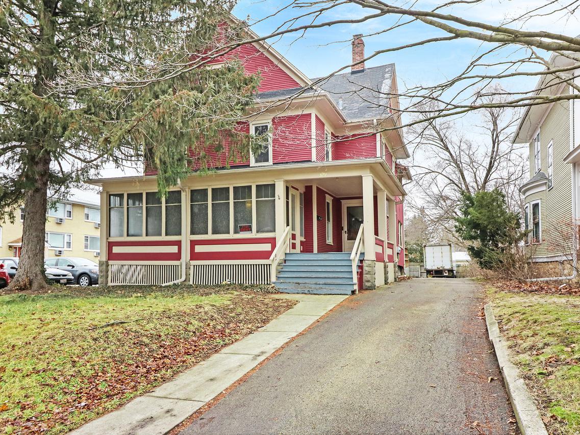 329 Augusta Ave., Dekalb, IL 60115