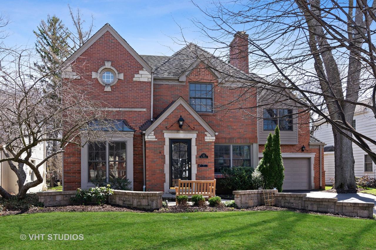 521 E Mayfair Rd., Arlington Heights, IL 60005