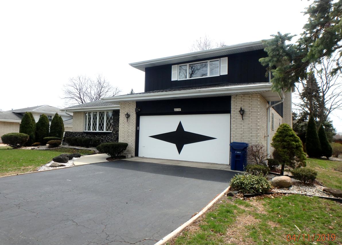 6237 W 90th Pl., Oak Lawn, IL 60453