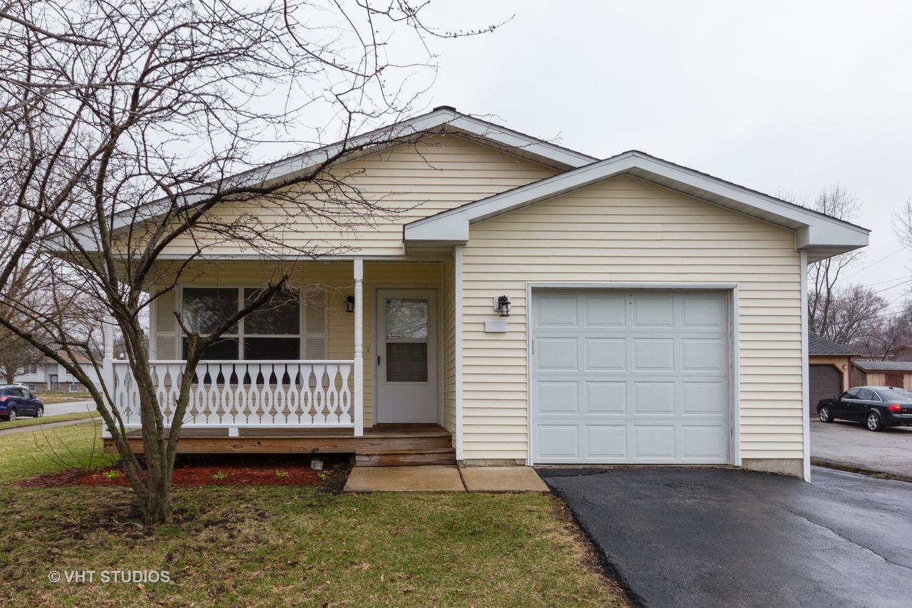 104 N Farnsworth Ave., Aurora, IL 60505