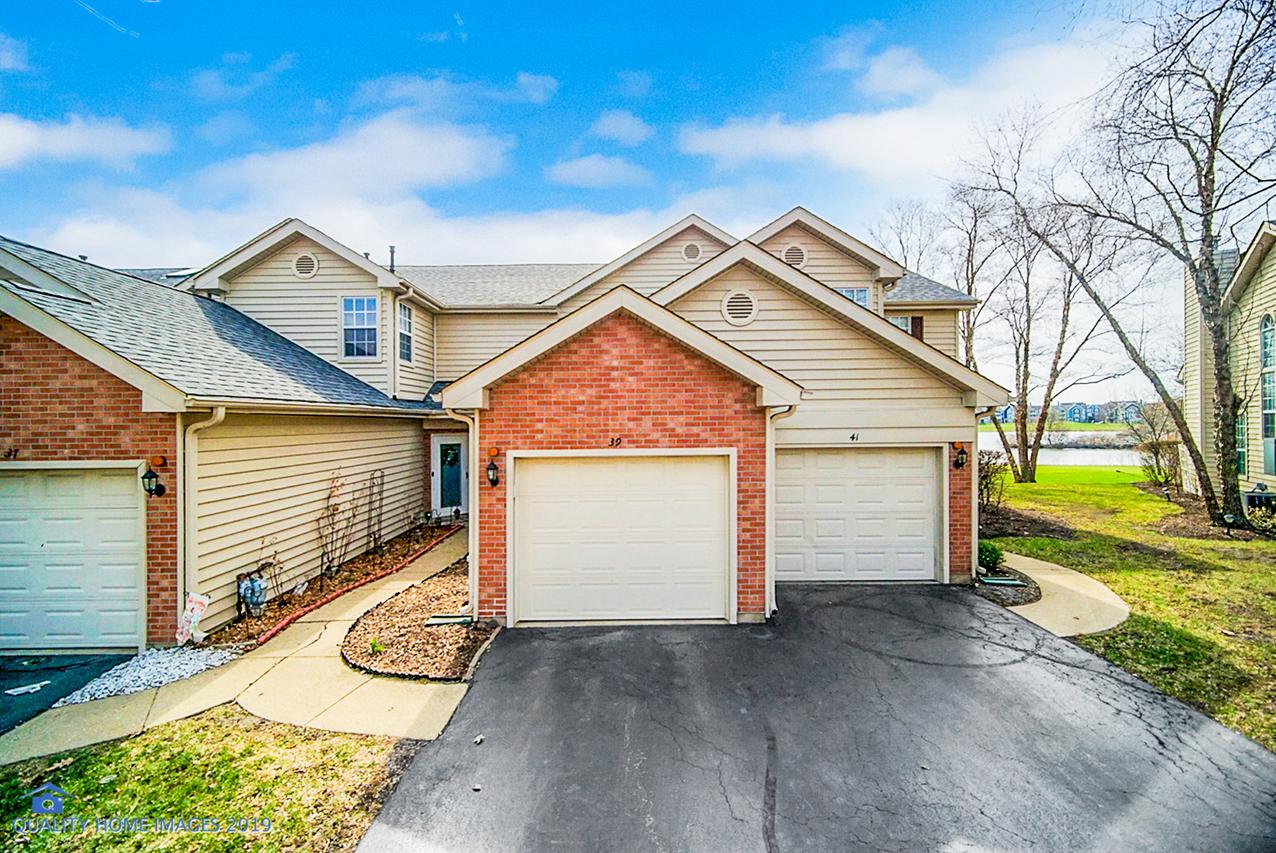 39 Fairway Dr., Glendale Heights, IL 60139