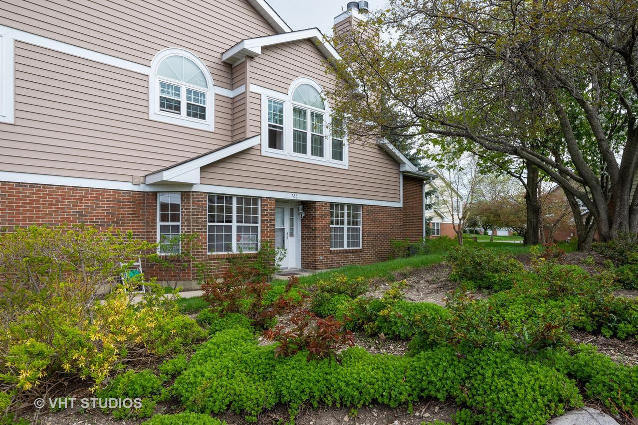 785 W Happfield Dr., Arlington Heights, IL 60004