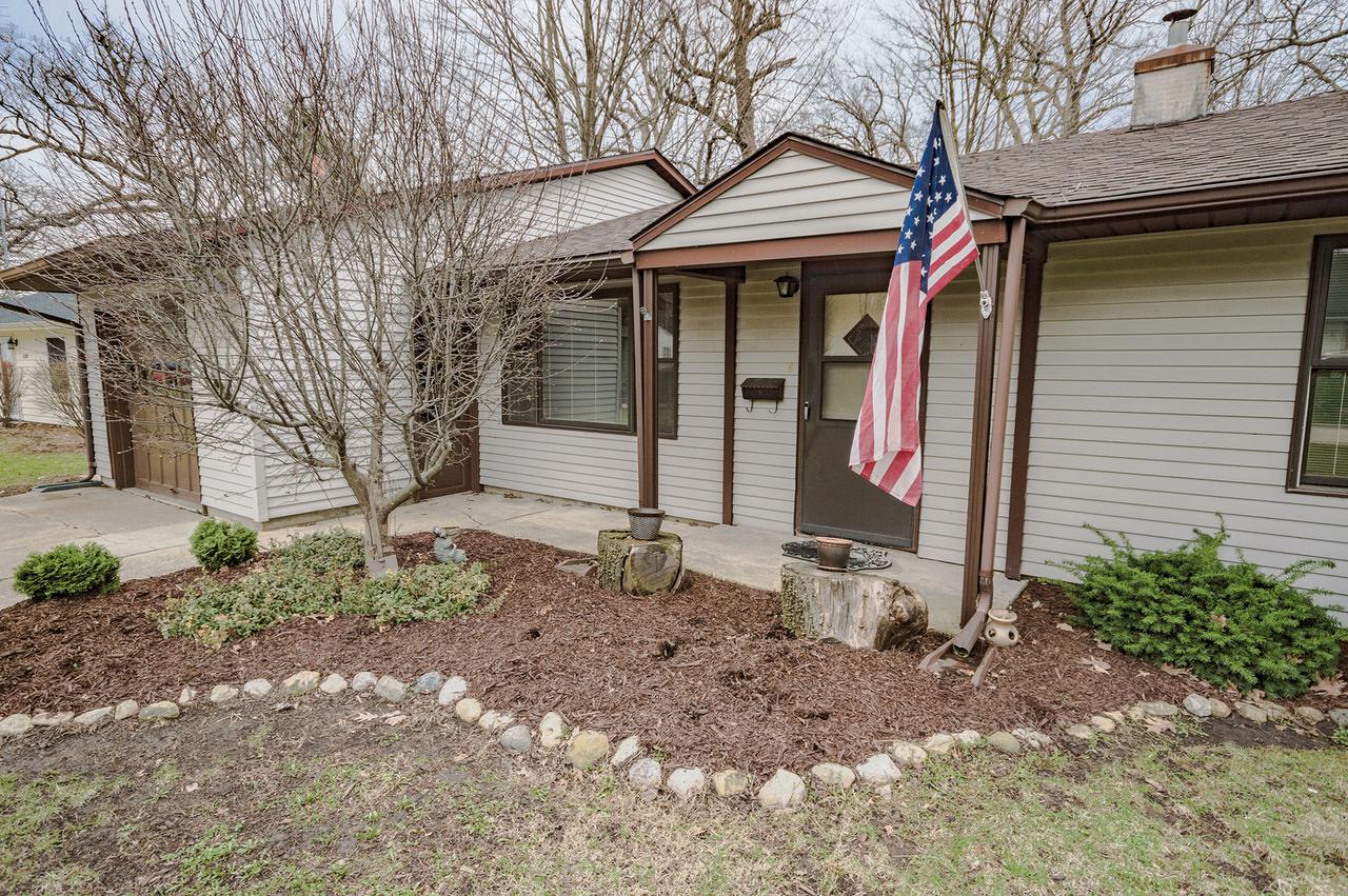 127 Tilton Park Dr., Dekalb, IL 60115