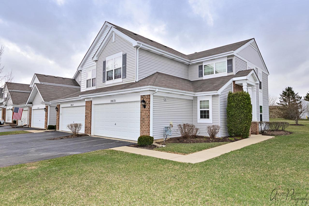 28121 W Sonoma Pass, Lakemoor, IL 60051