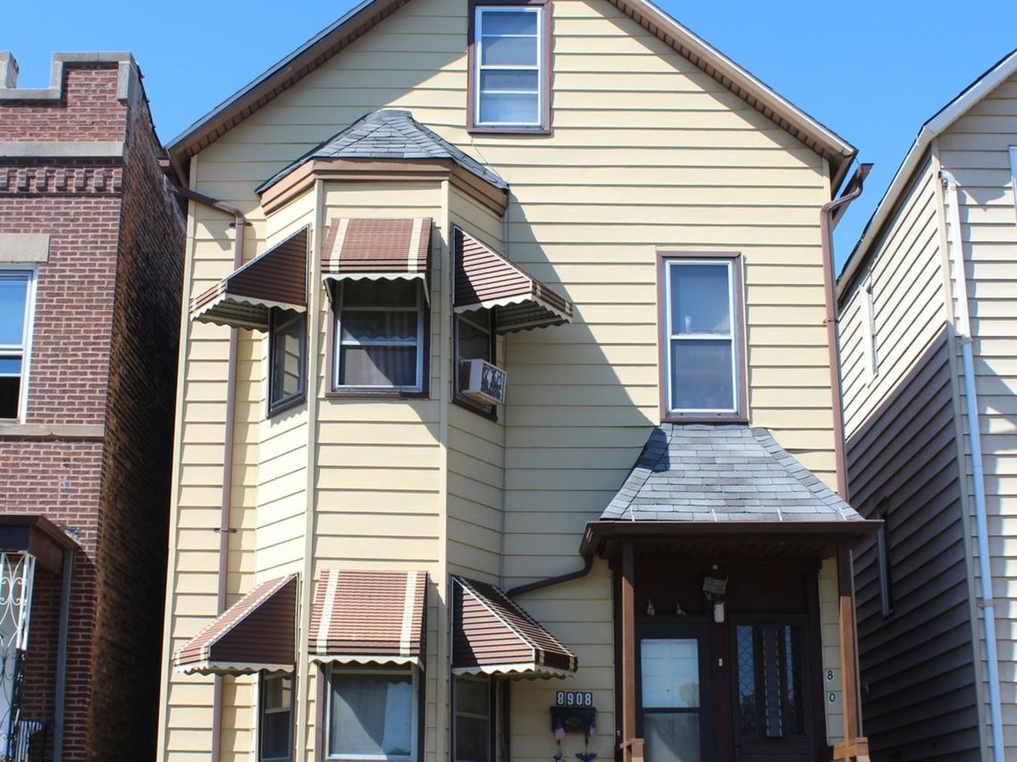 8908 S Escanaba Ave., Chicago, IL 60617