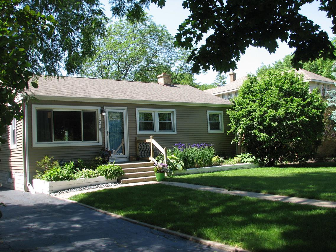 2117 Glenview Rd., Glenview, IL 60025