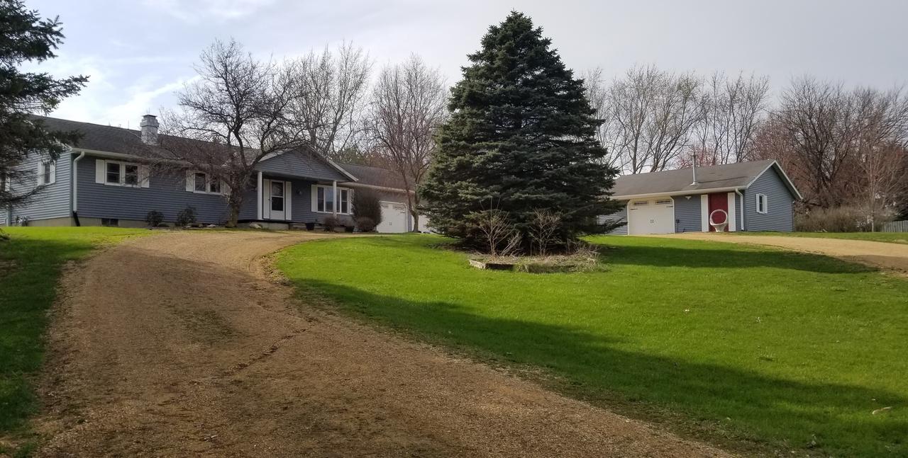 715 Searls Rd., Amboy, IL 61310