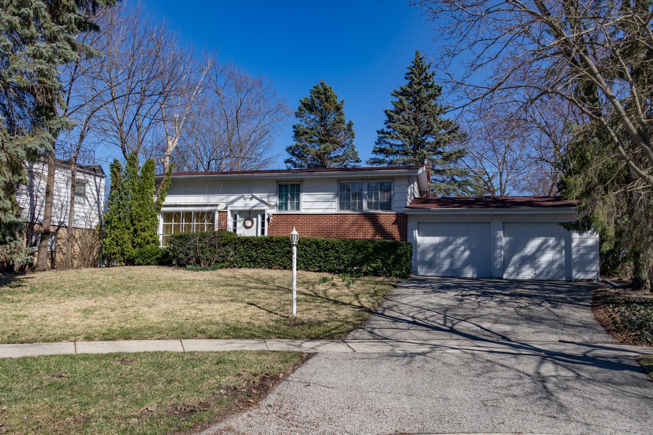 405 Hillside Dr., Mundelein, IL 60060