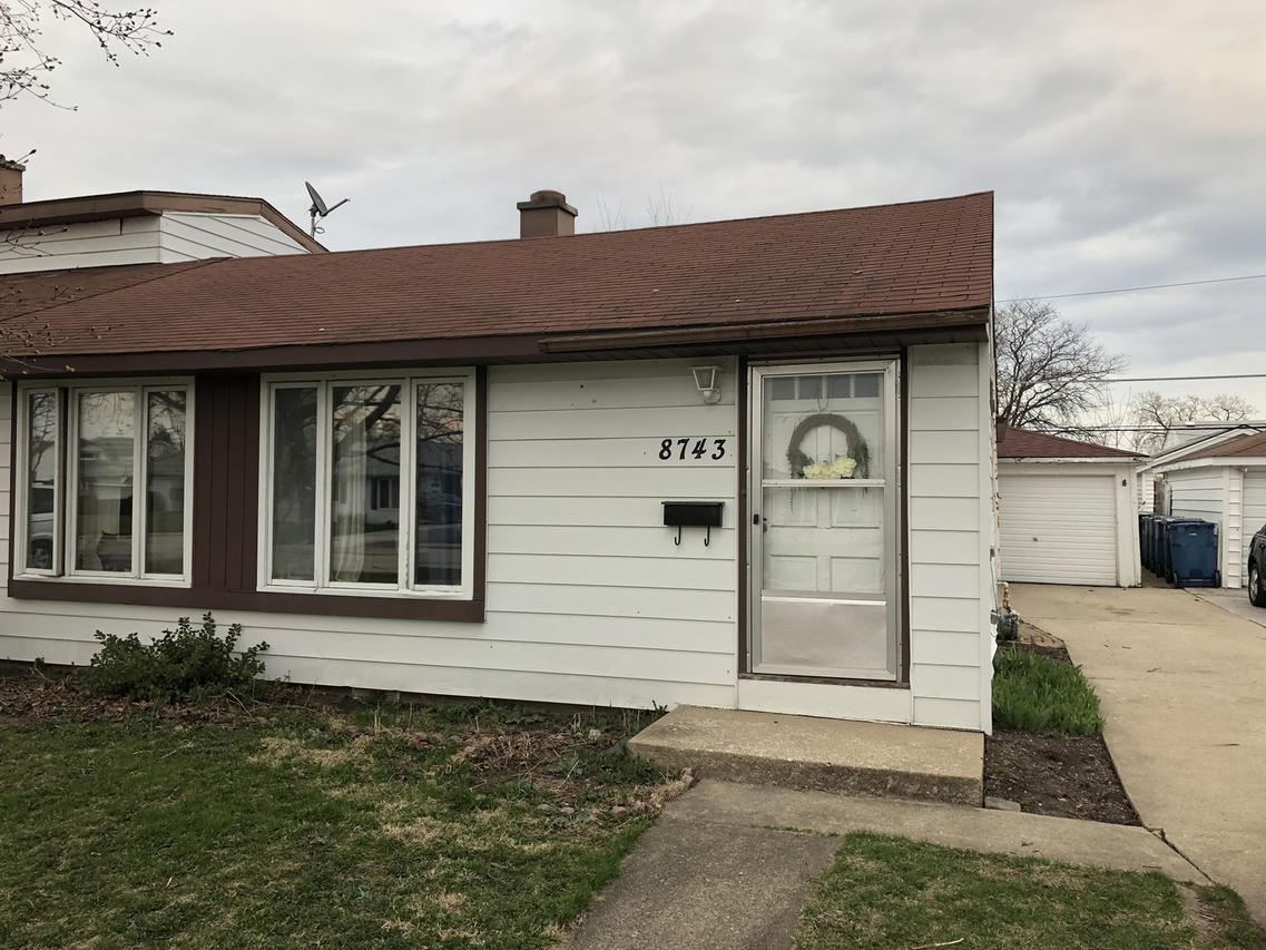 8743 S Kilbourn Ave., Hometown, IL 60456
