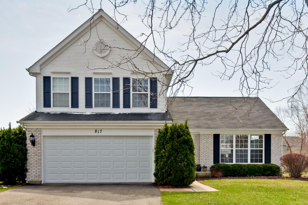 817 Dunhill Ct., Gurnee, IL 60031