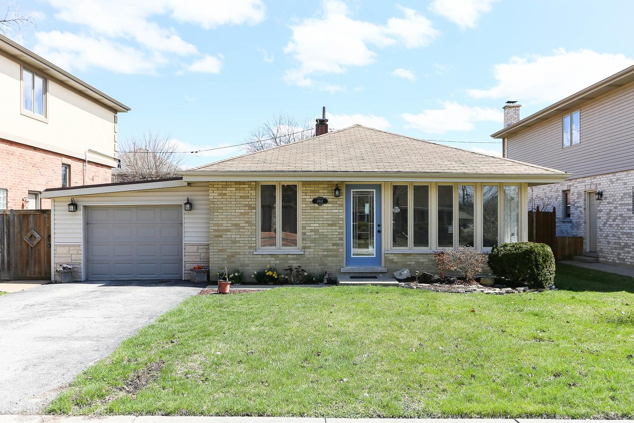 8941 Austin Ave., Oak Lawn, IL 60453