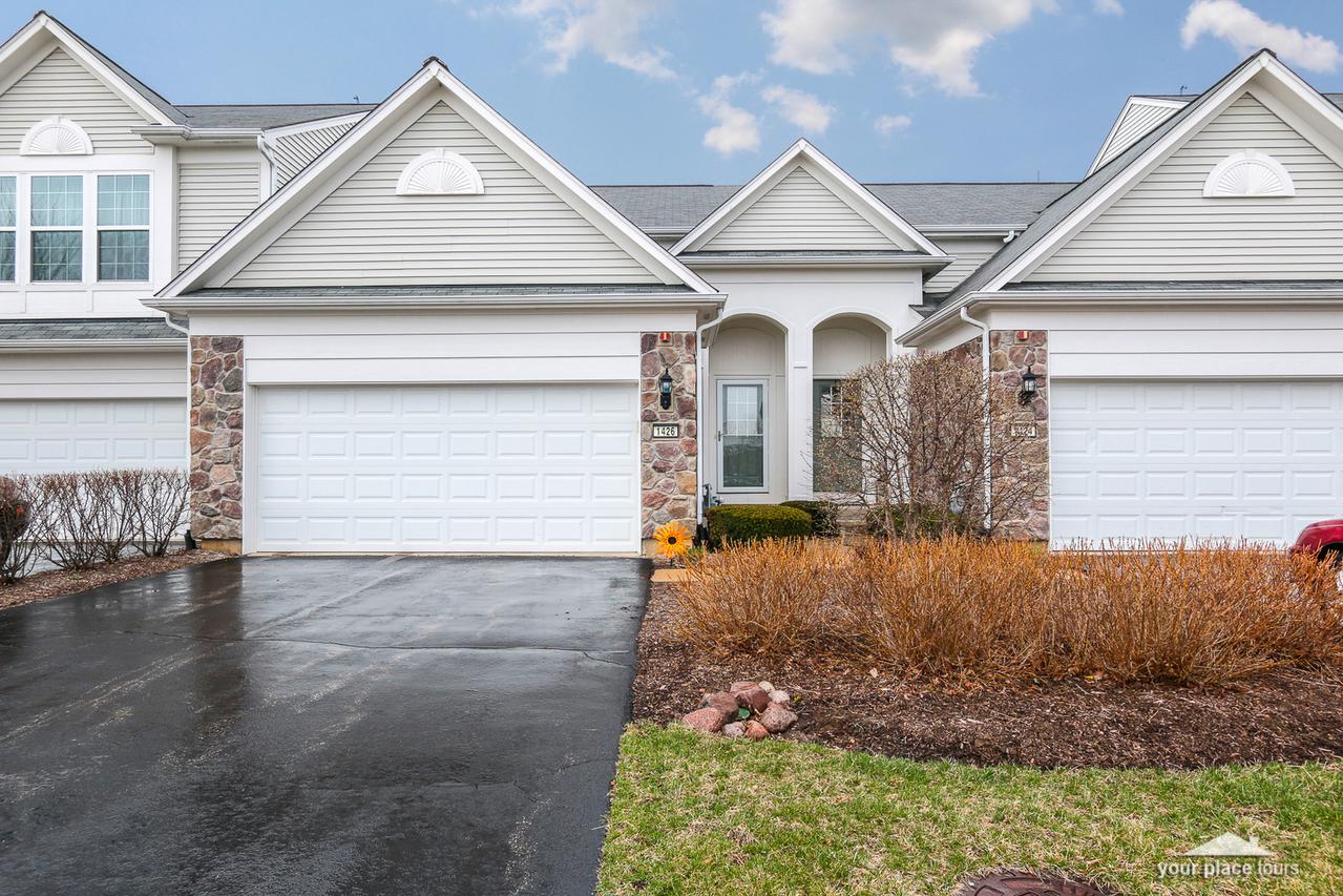 1426 Crimson Ln. #221-2, Yorkville, IL 60560