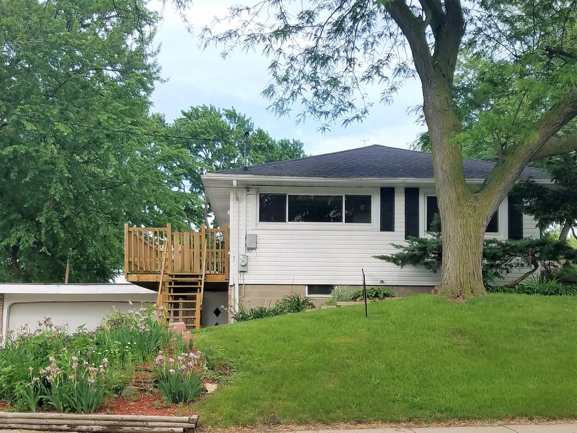 1203 8th Ave., Fulton, IL 61252