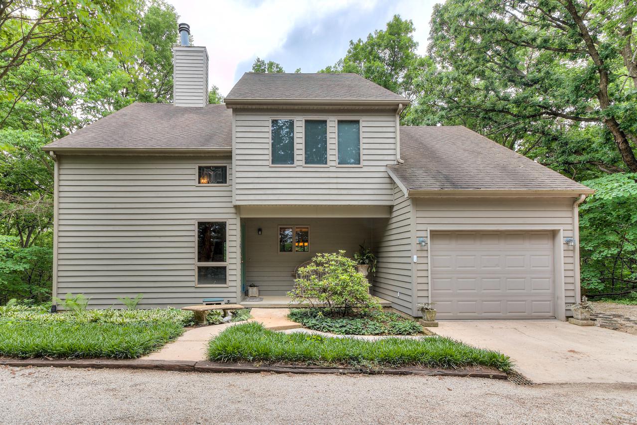 8973 E School Rd., Argenta, IL 62501