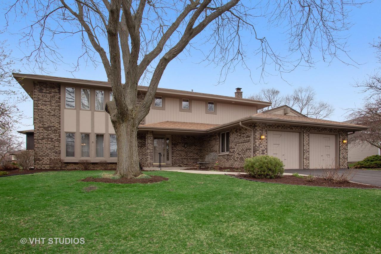 128 Mendon Ln., Schaumburg, IL 60193